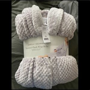 Carole Hochman | NWT Textured Plush Wrap Robe